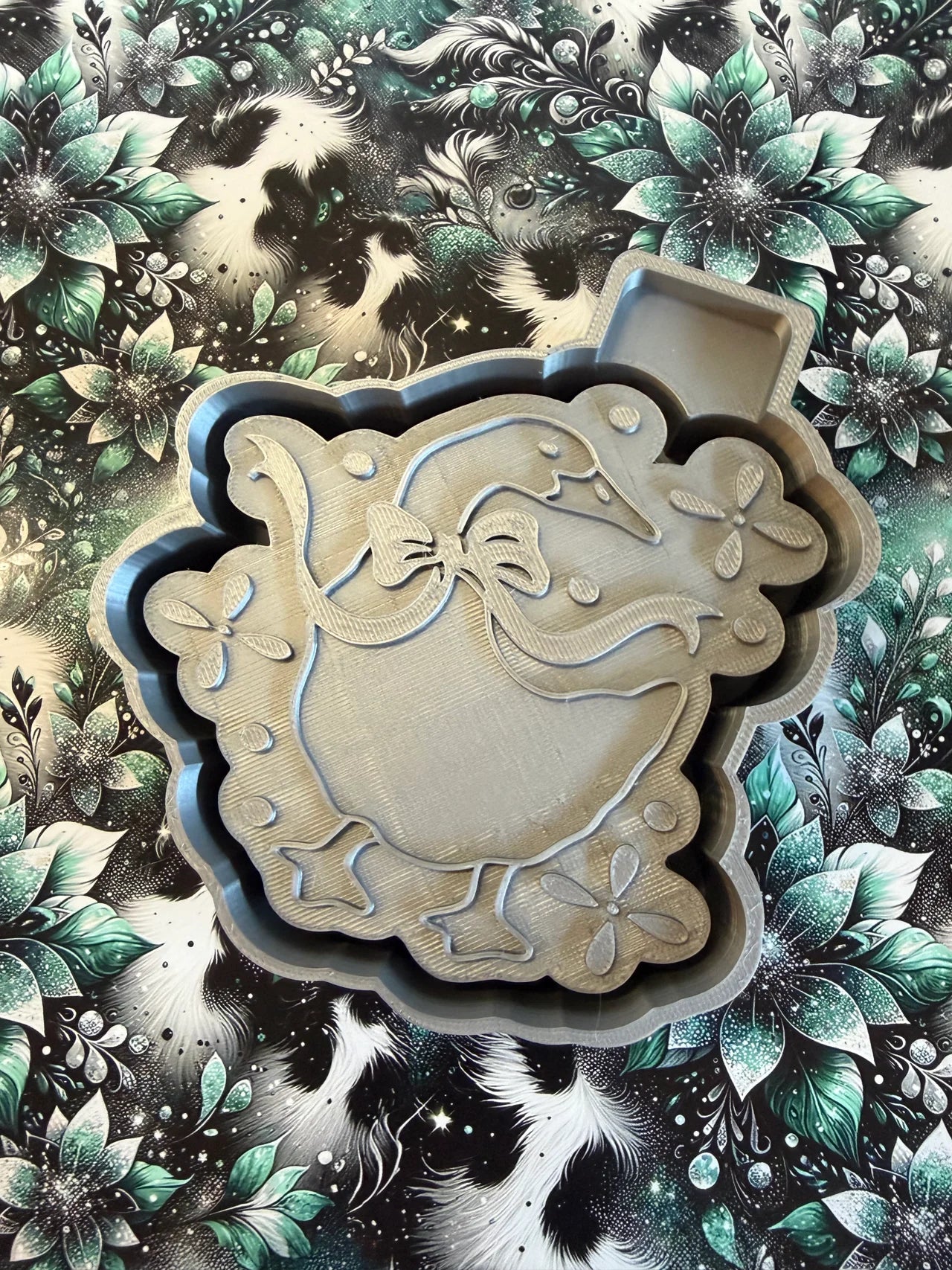 Goose With A Bow Mold #174