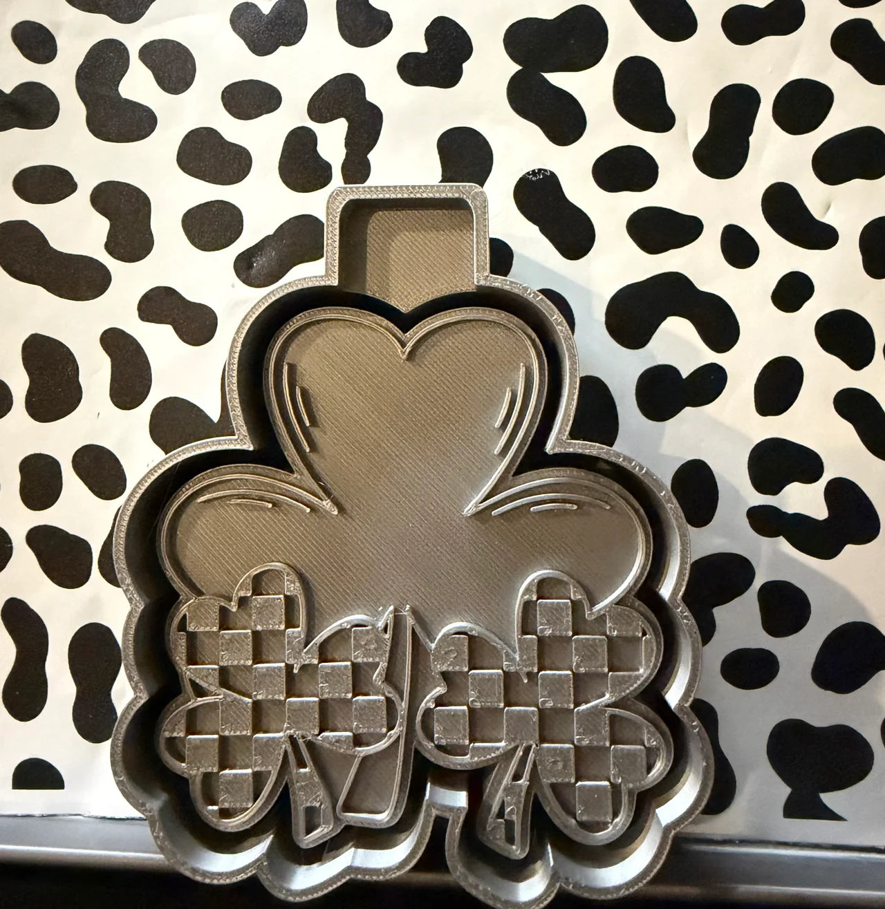 Shamrocking Mold #136