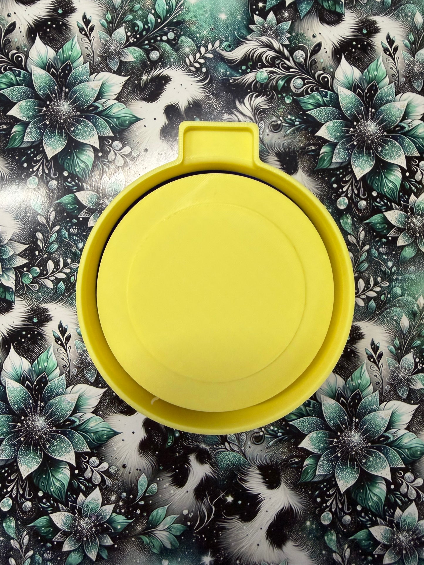 2.5 in Round Cardstock Mold #281