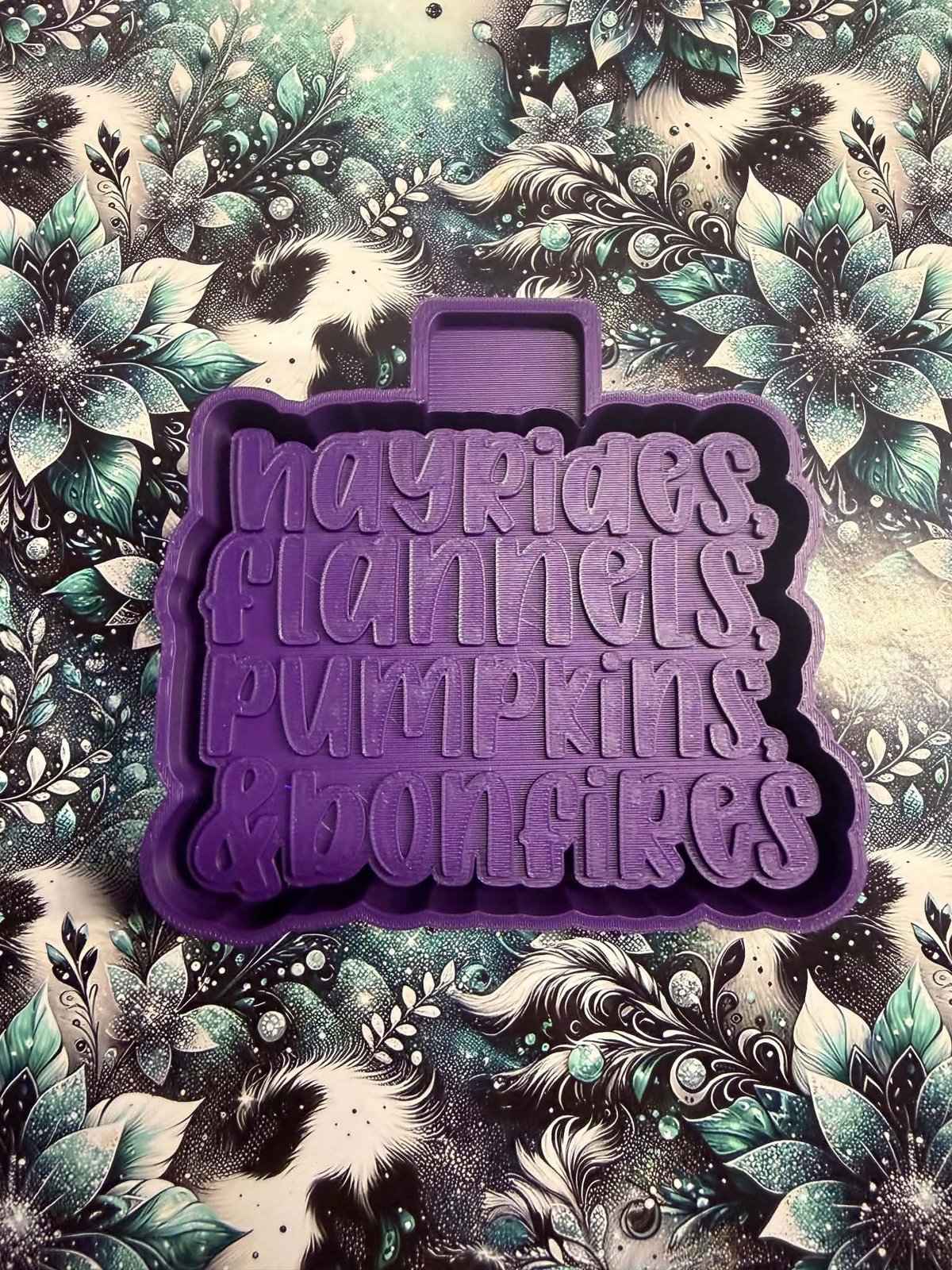 Hayrides Flannels Pumpkins Bonfires 599