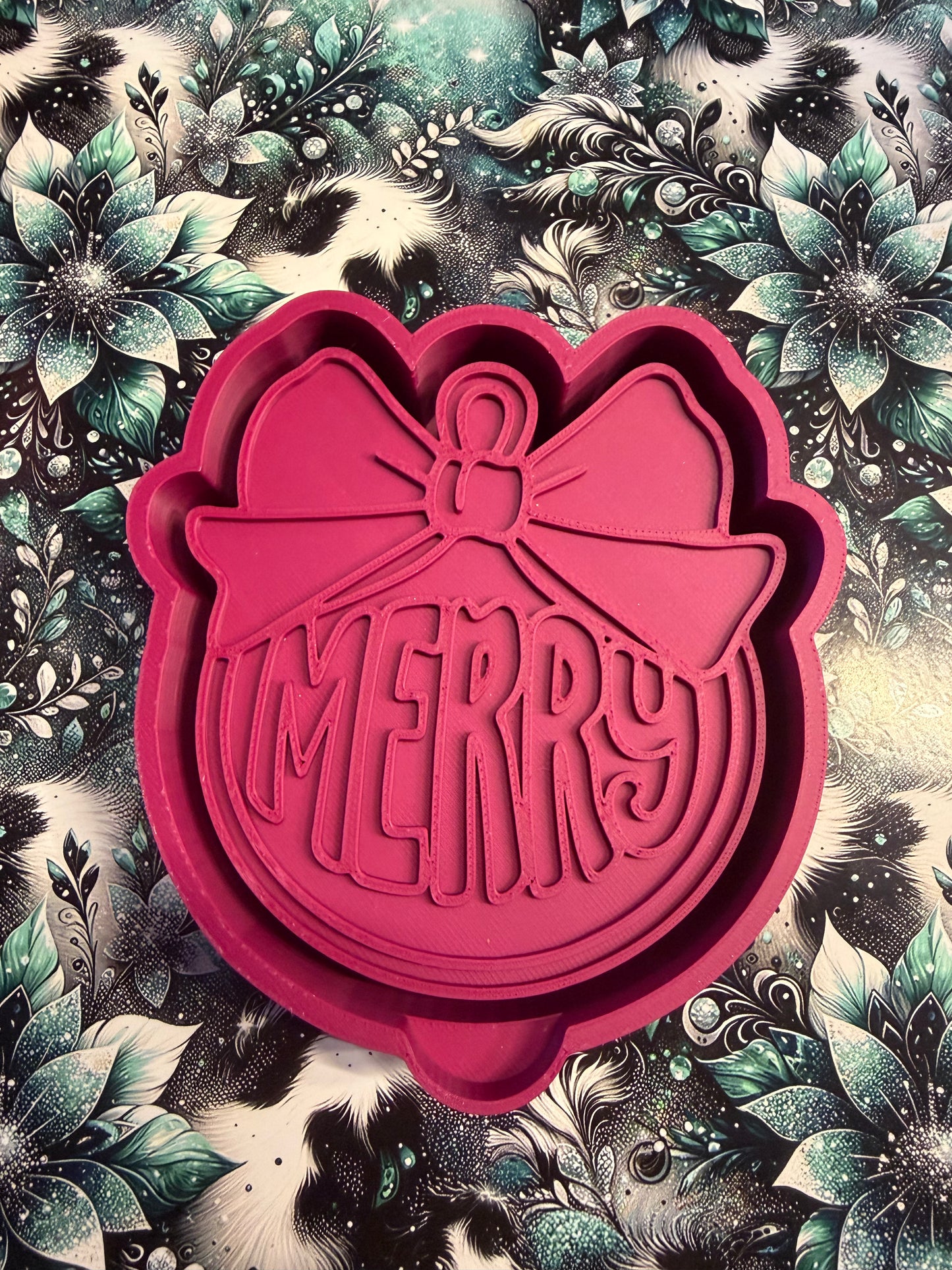 Merry Ornament 584
