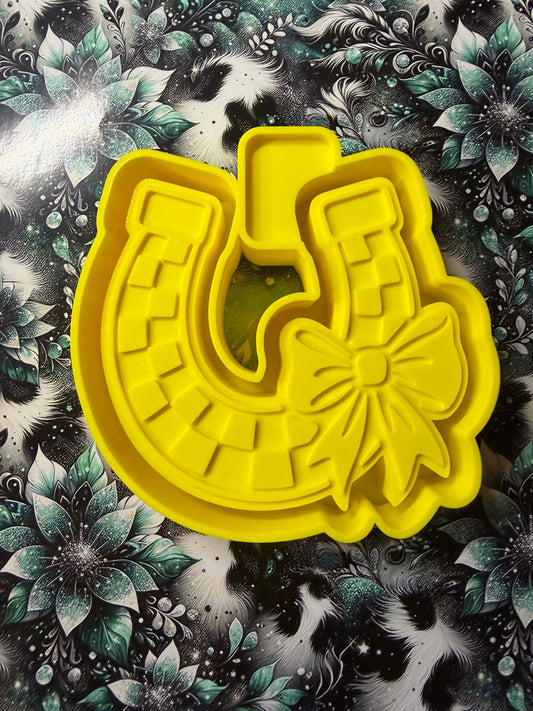 Horseshoes Mold #247