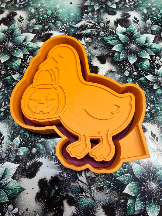Goose Jack-o’-lantern 479
