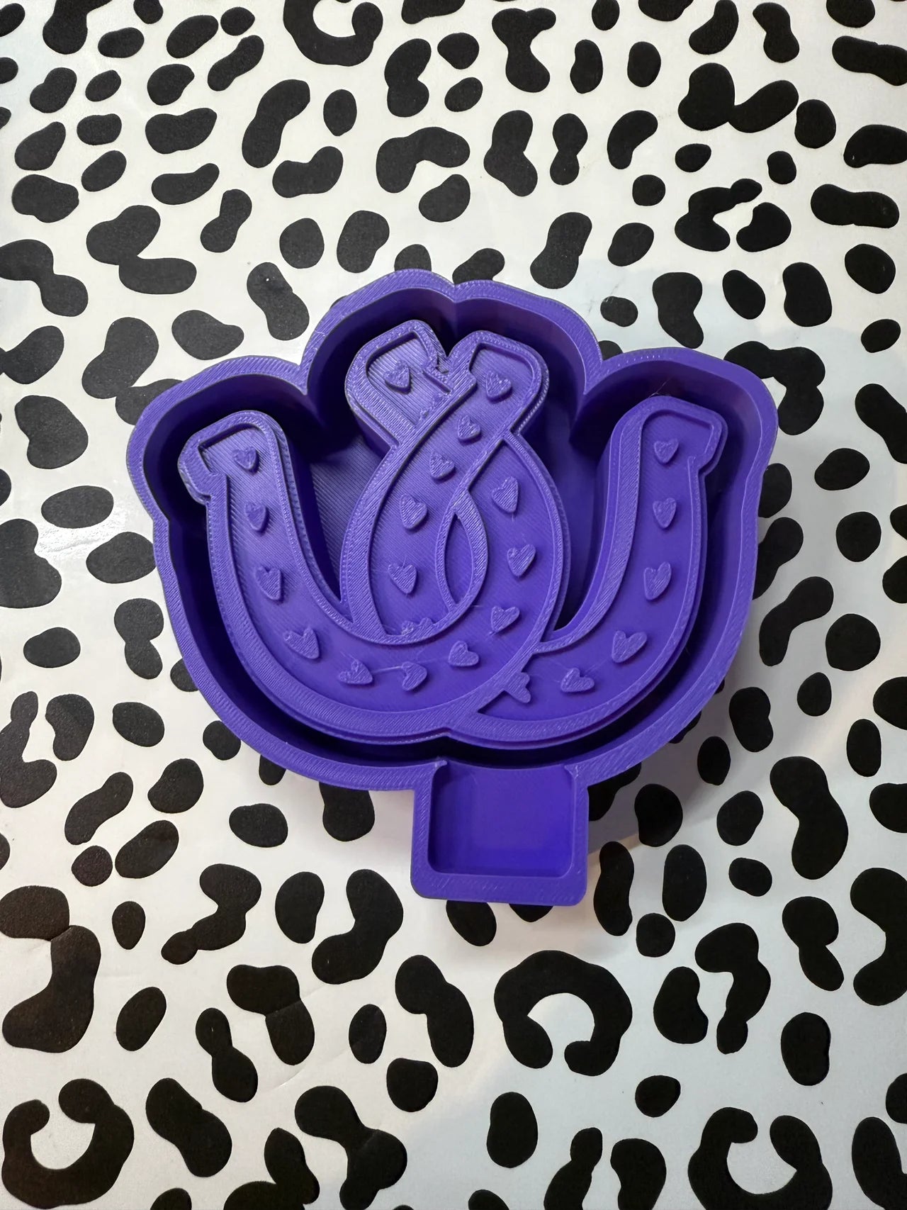 Horseshoes Mold #102