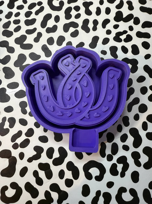 Horseshoes Mold #102